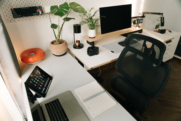 How to Create an Inviting and Organised Home Workspace